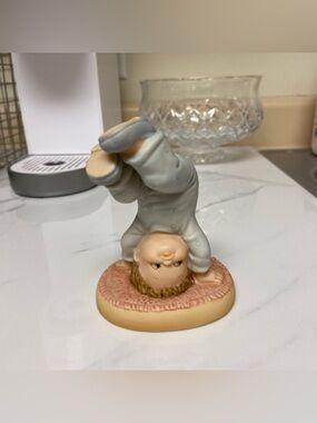 Vintage Enesco 1992 
“THINGS ARE RATHER UPDIDE DOWN”
Memories of Yesterday